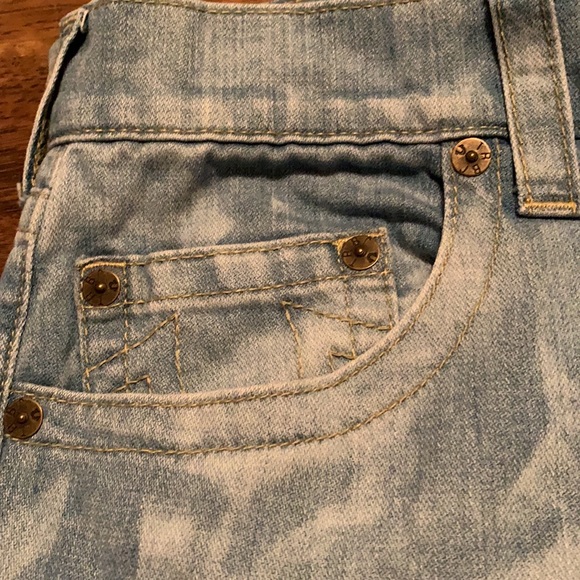 True Religion Acid Wash Rocco Relaxed Skinny Jeans - Picture 2 of 7